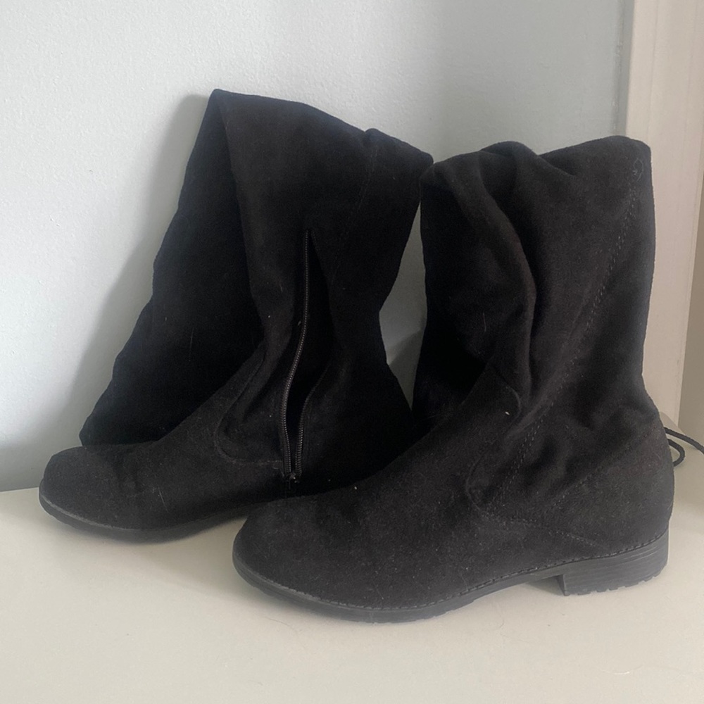 Black Knee-High Suede Boots